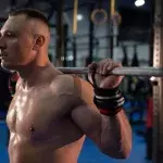 Yaroslav Radashkevich, weightlifter russe, se brise la jambe en tentant de soulever 250 kilos 