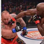 Bobby Lashley compte 17 combats de MMA à son actif 