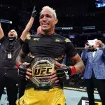 Charles Oliveira a remporté la ceinture des poids légers lors de l'UFC 262