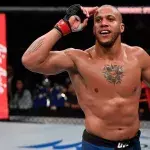 Ciryl Gane pourrait encore avoir l'occasion de devenir champion des poids lourds de l'UFC. 