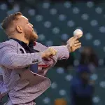 Conor McGregor était présent lors de la rencontre de baseball entre Chicago et Minnesota 