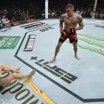 Conor McGregor s'est brisé la cheville en fin de 1er round 
