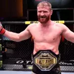 Jan Blachowicz remettra son titre en jeu face à Glover Teixeira lors de l'UFC 267. 