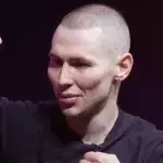 Kiril Tereshin est connu pour ses biceps imposants obtenus grâce à des injections de synthol. 