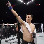 Le Korean Zombie après sa victoire à l'UFC face à Frankie Edgar 