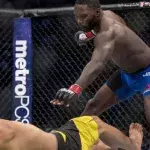 Rumble Johnson annihile Glover Teixeira en 13 secondes