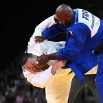 Teddy Riner a battu Tatsuru Saito à deuxx reprises lors de la finale de l'épreuve de judo par équipe aux JO de Paris 2024. 