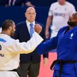 Teddy Riner face à Gurum Tushishvili lors du quart de finale des J.O de Paris 2024.