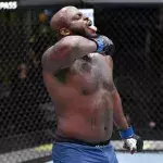 UFC : Derrick Lewis met KO un homme qui tentait de lui voler sa voiture