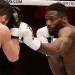 Cédric Doumbé lors d'un combat au Glory. 