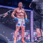 Jérôme Le Banner a combattu en MMA au Japon.  