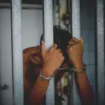 prisonnier en cellule