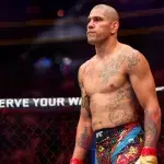 Alex Pereira dans la cage de l'UFC