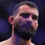 Benoit Saint-Denis compte 5 victoires et 2 défaites à l'UFC. 