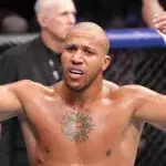 Ciryl Gane aurait dû affronter Sergei Pavlovich à l'UFC Paris, mais le combat a été abandonné par l'organisation. 
