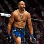 Ciryl Gane pourrait finalement faire son retour en juin à l'UFC. 