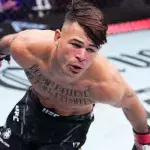 Diego Lopes dans la cage de l'UFC