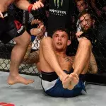 Dustin Poirier a connu la défaite à 8 reprises dans sa carrière. 