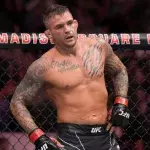 Dustin Poirier dans la cage de l'UFC