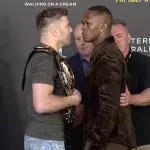 Face à face entre Du Plessis et Israel Adesanya