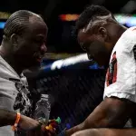 Fernand Lopez et Francis Ngannou lors de l'UFC 220 en 2018. 