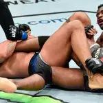 Francis Ngannou a maitrisé CIryl Gane au sol. 