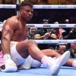 Francis Ngannou mis KO par Anthony Joshua