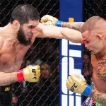 Islam Makhachev et Dustin Poirier ont offert un affrontement haletant au public de l'UFC 302. 