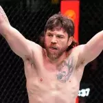 Jim Miller dans la cage de l'UFC