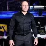 Joe Rogan aux commentaires de l'UFC 256. 