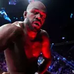 Jon Jones après sa victoire face à Ciryl Gane lors de l'UFC 285. 
