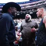 Jon Jones et Alex Pereira lors de l'UFC 306 à Riyad.
