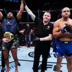 Jon Jones et Ciryl Gane après leur combat à l'UFC 285. 