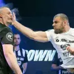 Le "slap fighting" est une pratique de plus en plus populaire sur les réseaux sociaux. 