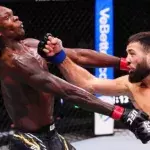 Nassourdine Imavov a battu Israel Adesanya par TKO au 2e round. 