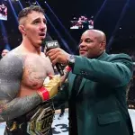 Tom Aspinall lors de l'UFC 304 après sa victoire contre Curtis Blaydes.