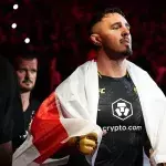 Tom Aspinall lors de l'UFC 304 avant son combat contre Curtis Blaydes.