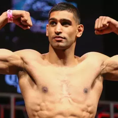 Amir Khan, ici lors de la pesée avant son combat contre Luis Collazo en 2014. 