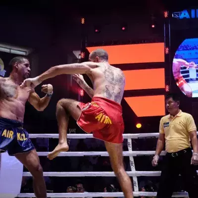 Deux combattants de Lethwei