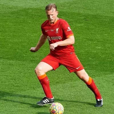 Dirk Kuyt lors d'un match avec l'équipe des légendes de Liverpool. 