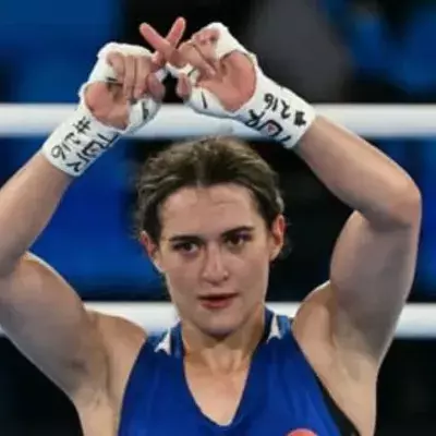 Esra Yildiz Kahraman a mimé un "X" avec ses doigts après sa défaite contre Lin Yu Ting. 