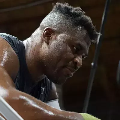 Francis Ngannou devrait avoir sa revanche contre Tyson Fury en 2024 selon Eddie Hearn. 