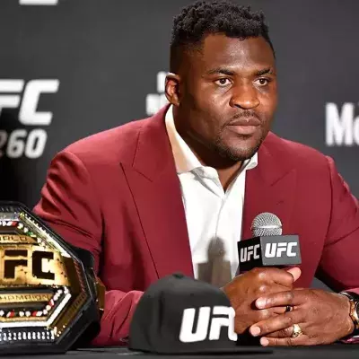 Francis Ngannou à la conférence de presse de l'UFC