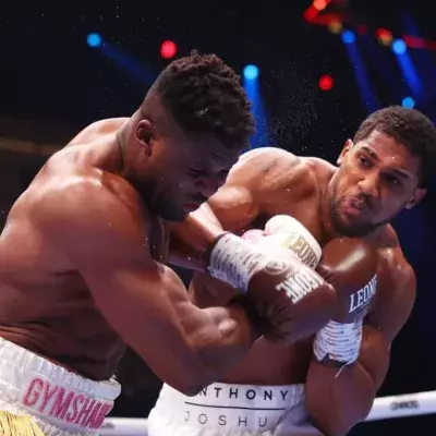 Francis Ngannou mis KO par Anthony Joshua