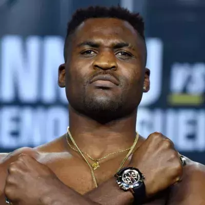 Francis Ngannou veut effectuer ses débuts en boxe anglaise en juin 2023. 