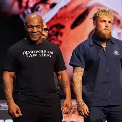 Mike Tyson et Jake Paul en mai lors de la conférence de presse avant leur combat.