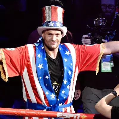 Tyson Fury bat Tom Schwarz
