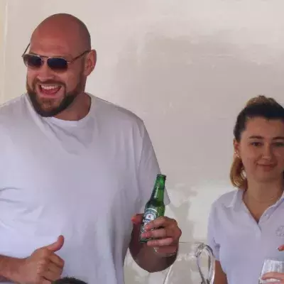 Tyson Fury est actuellement en vacances à Cannes avec sa famille. 