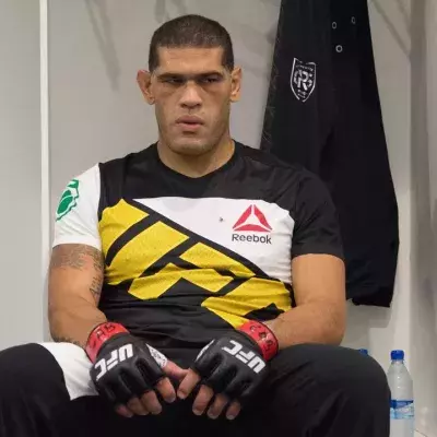 Antonio "Big Foot" Silva dans les vestiaires de l'UFC. 