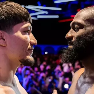 Baki et Cédric Doumbé lors du face à face d'avant-combat. 